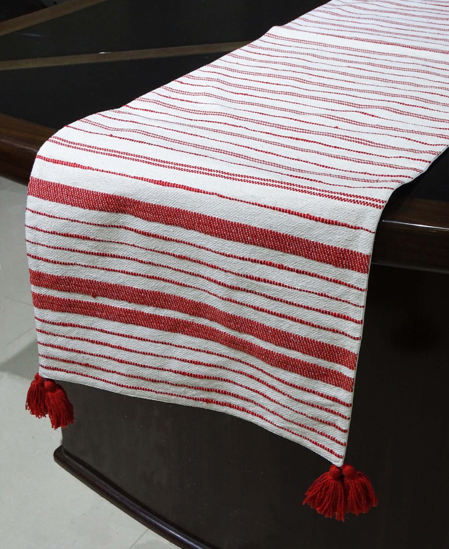 Red & Ivory White Woven Cotton Table Runner