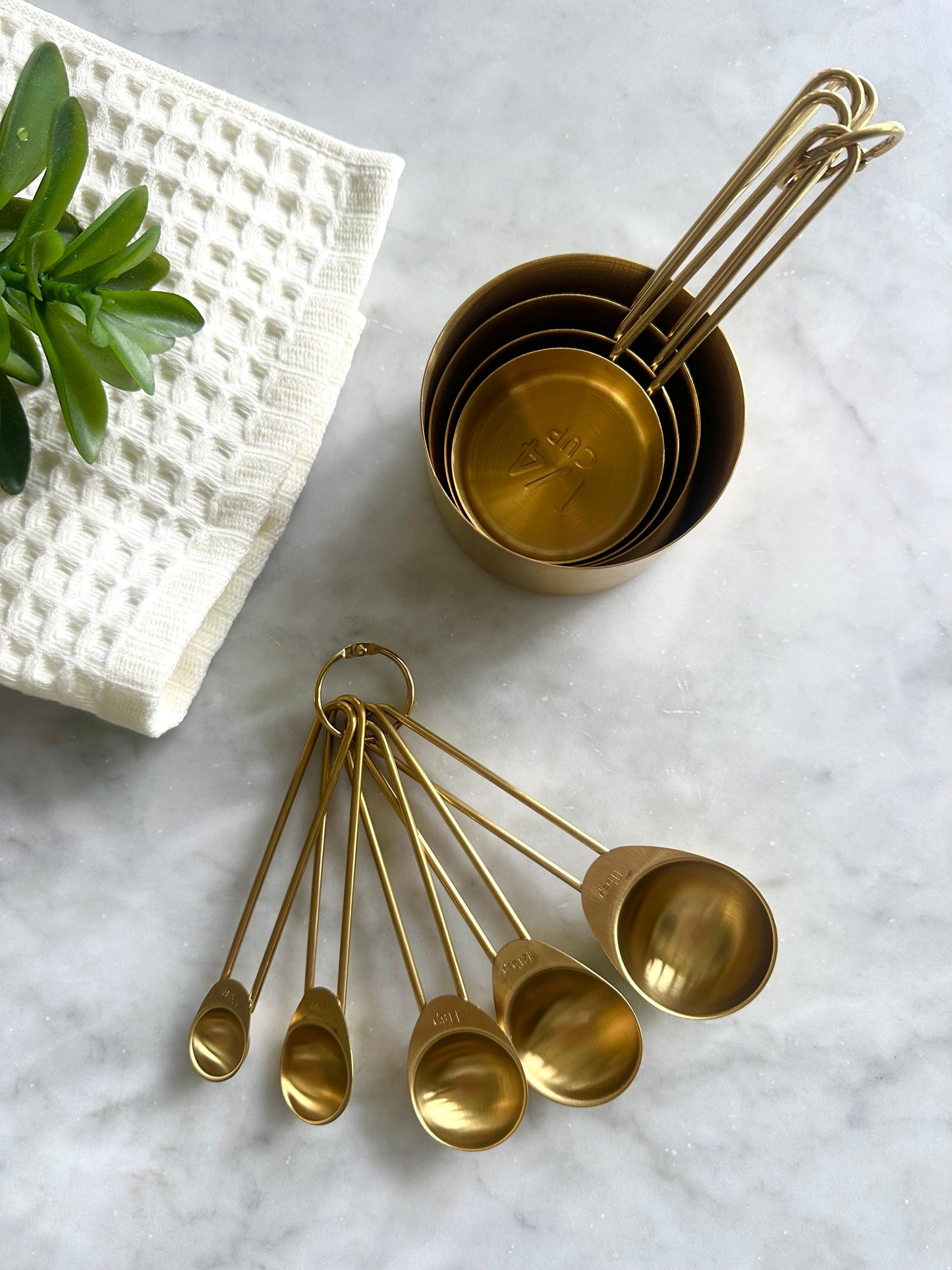 Suna Gold Measuring Cups & Spoons