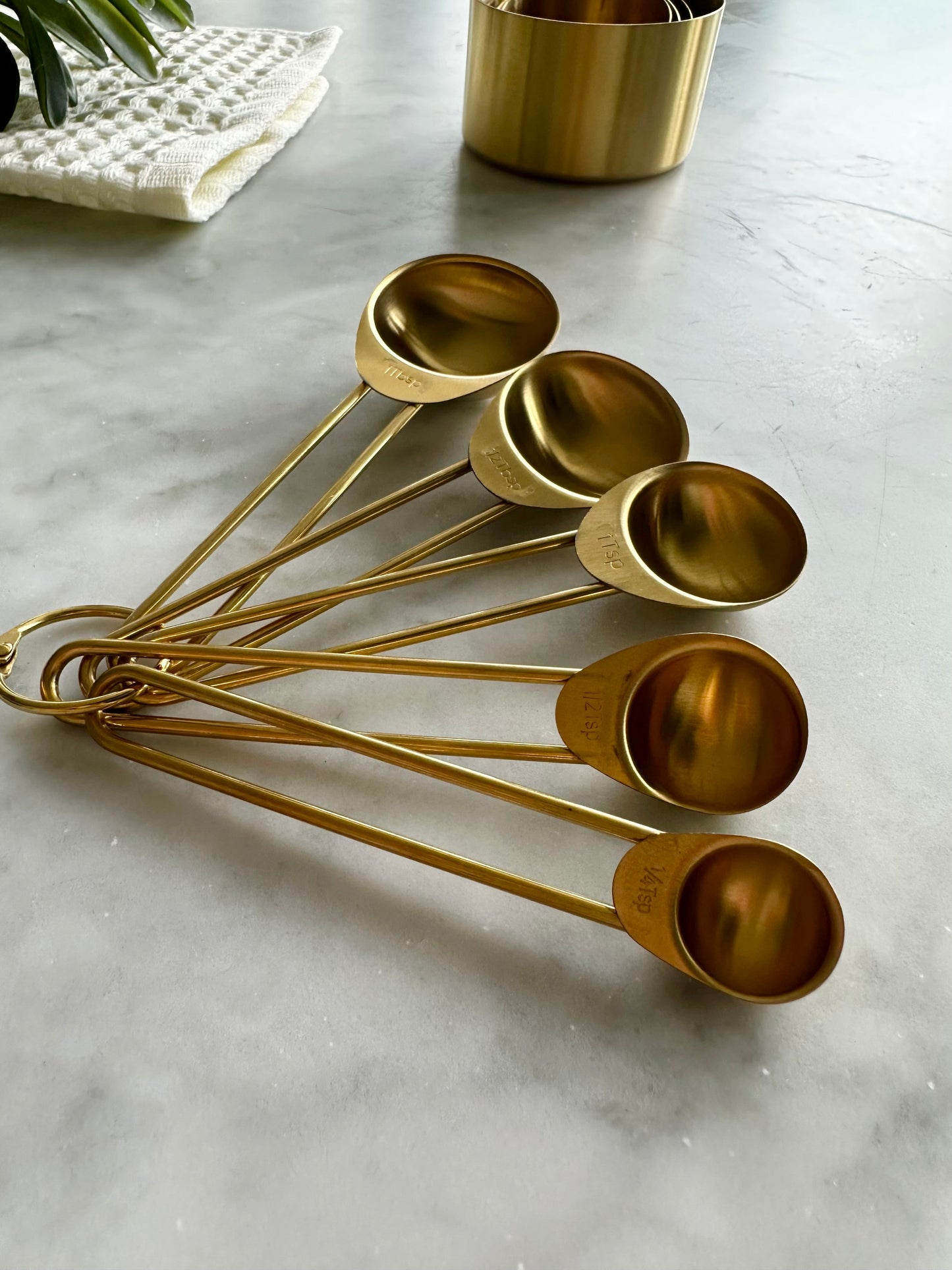 Suna Gold Measuring Cups & Spoons