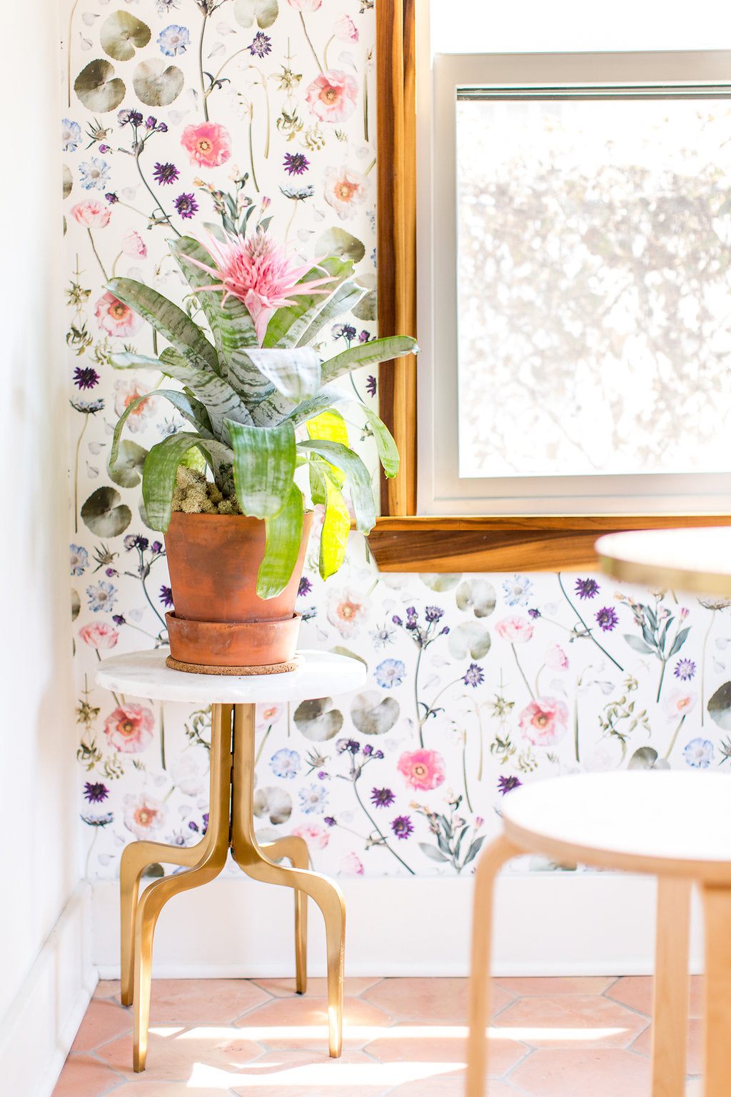 Floral Finds Wallpaper, white