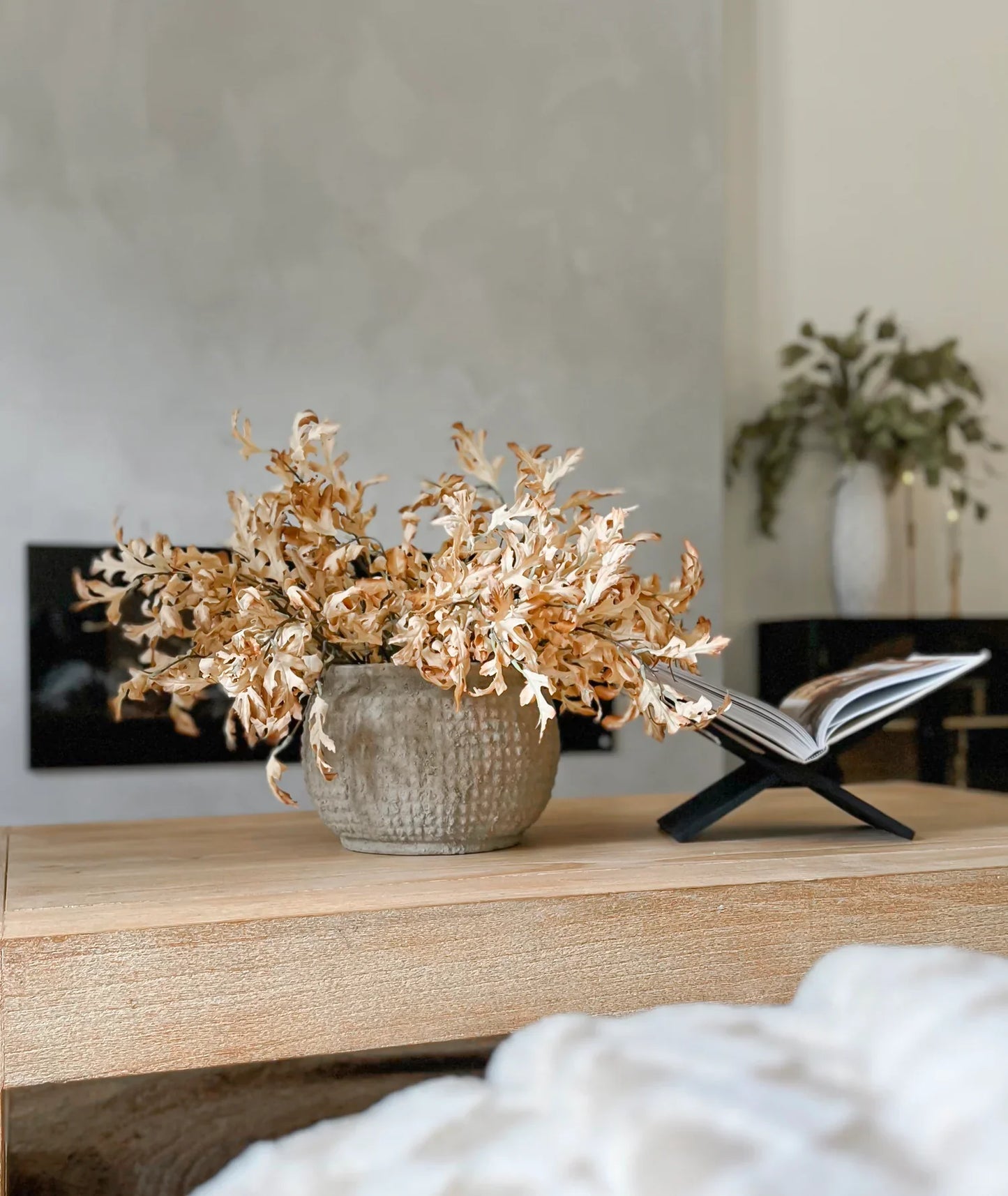 Black Wood Cookbook & Coffee Table Book Stand