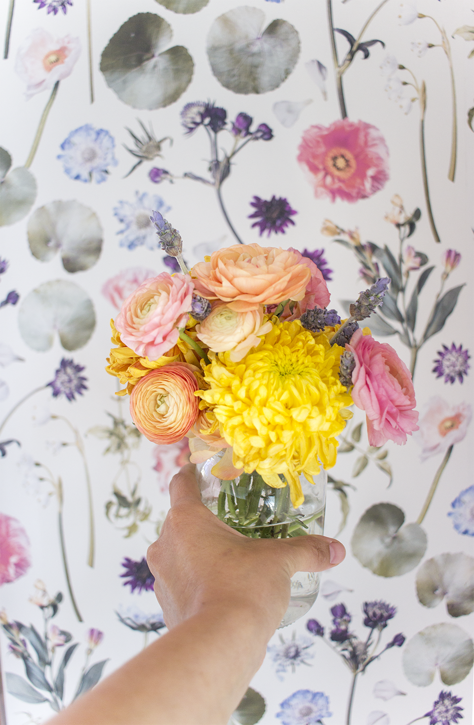 Floral Finds Wallpaper, white