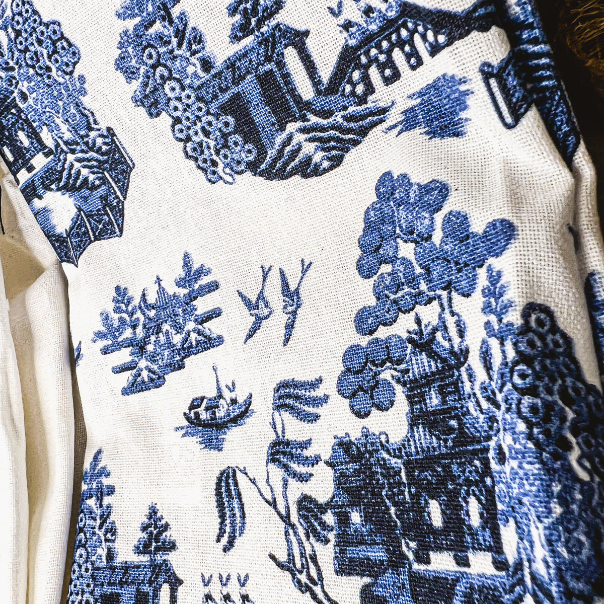 Chinoiserie Bleu Bunny