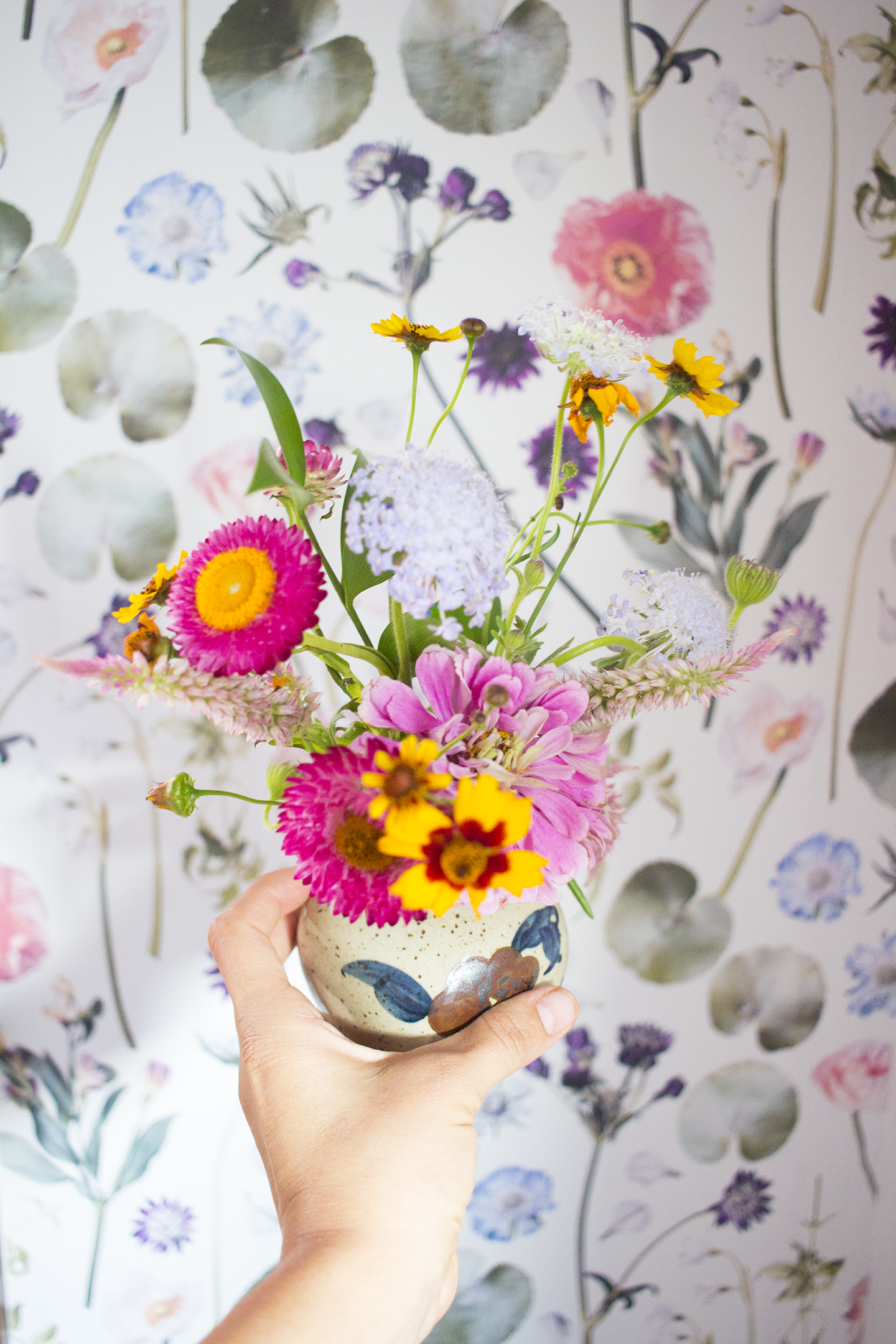 Floral Finds Wallpaper, white