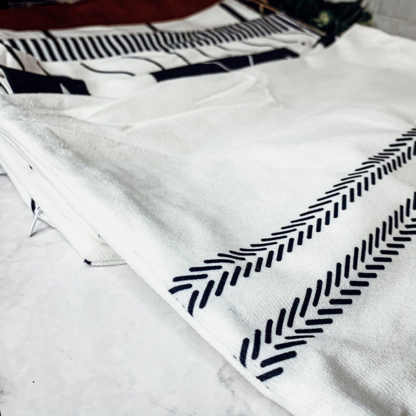 Amber & Farm Pillow Case Set