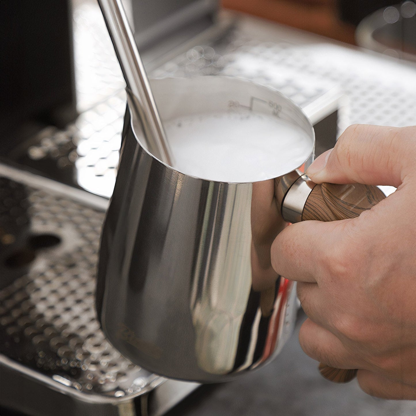 Liora Thickened Frothing Milk Jugs