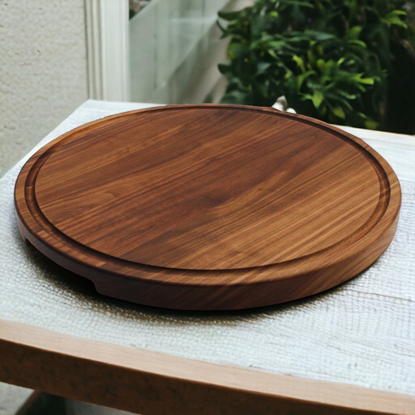 Taelinn Extra Large Round Wood Board with Feet
