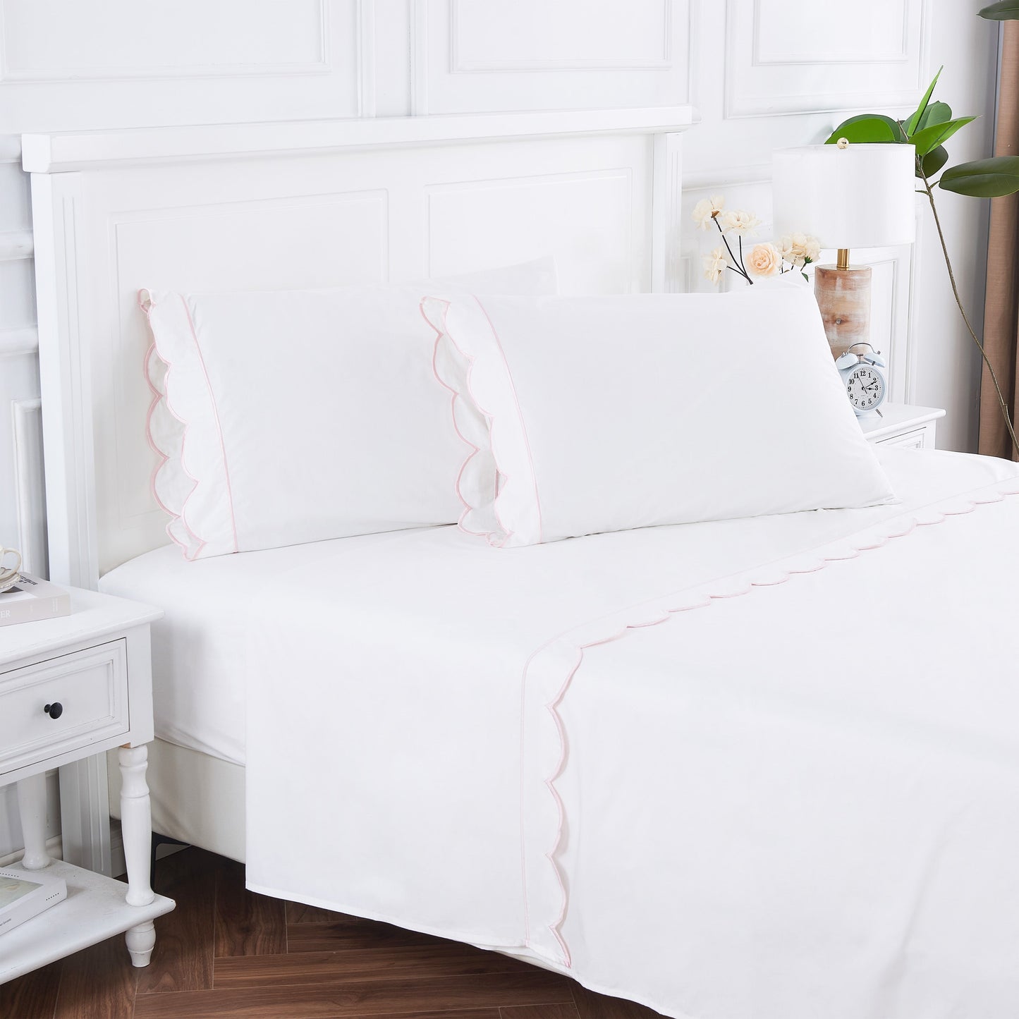 Scallop Frame Embroidered Cotton Sheet Set