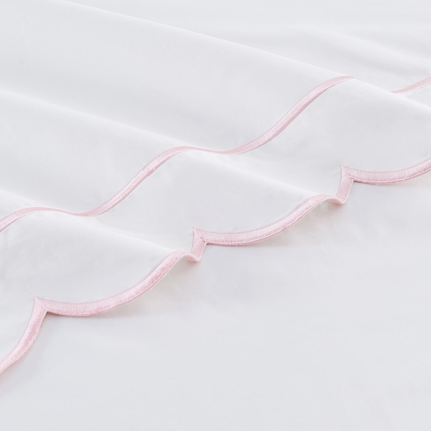 Scallop Frame Embroidered Cotton Sheet Set