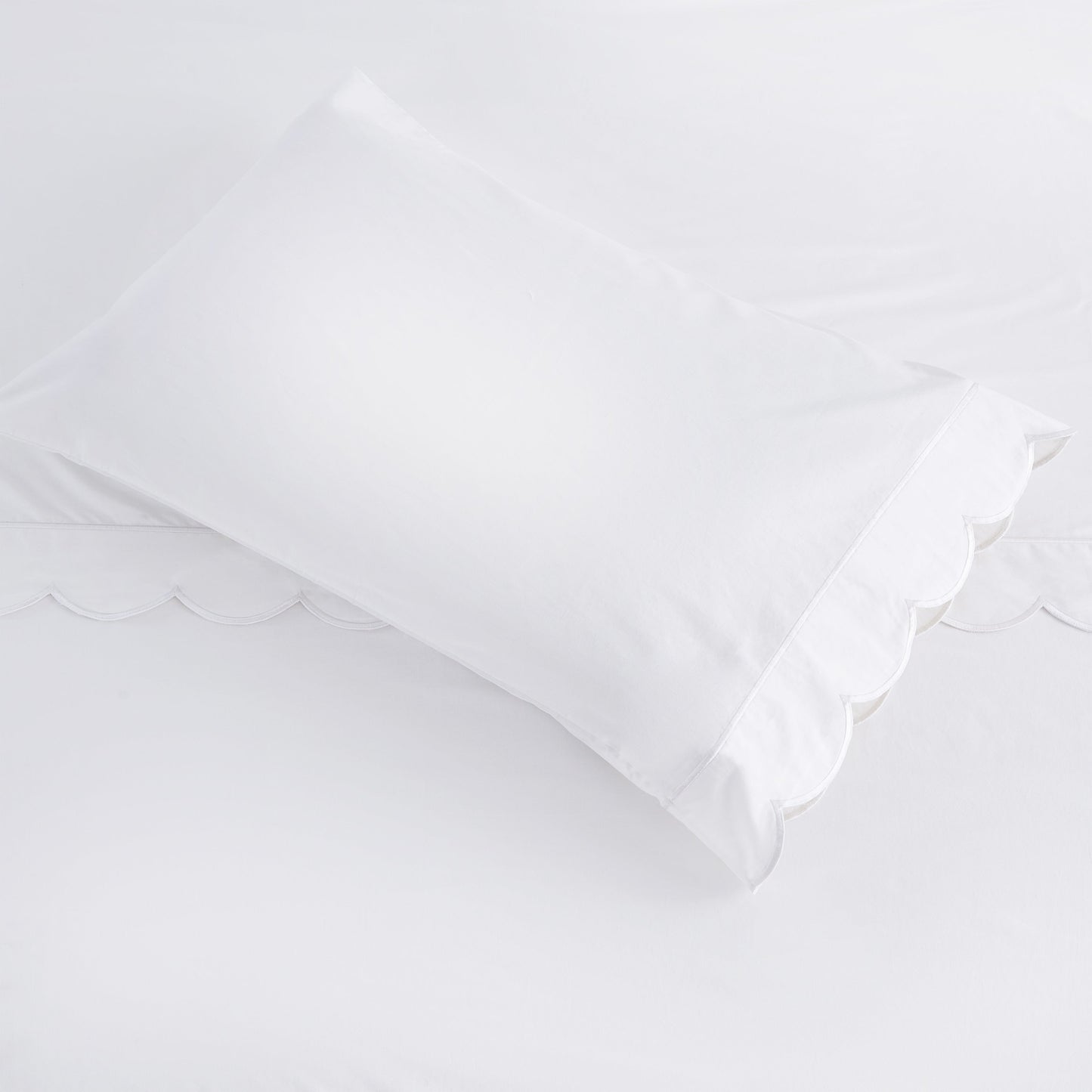 Scallop Frame Embroidered Cotton Sheet Set