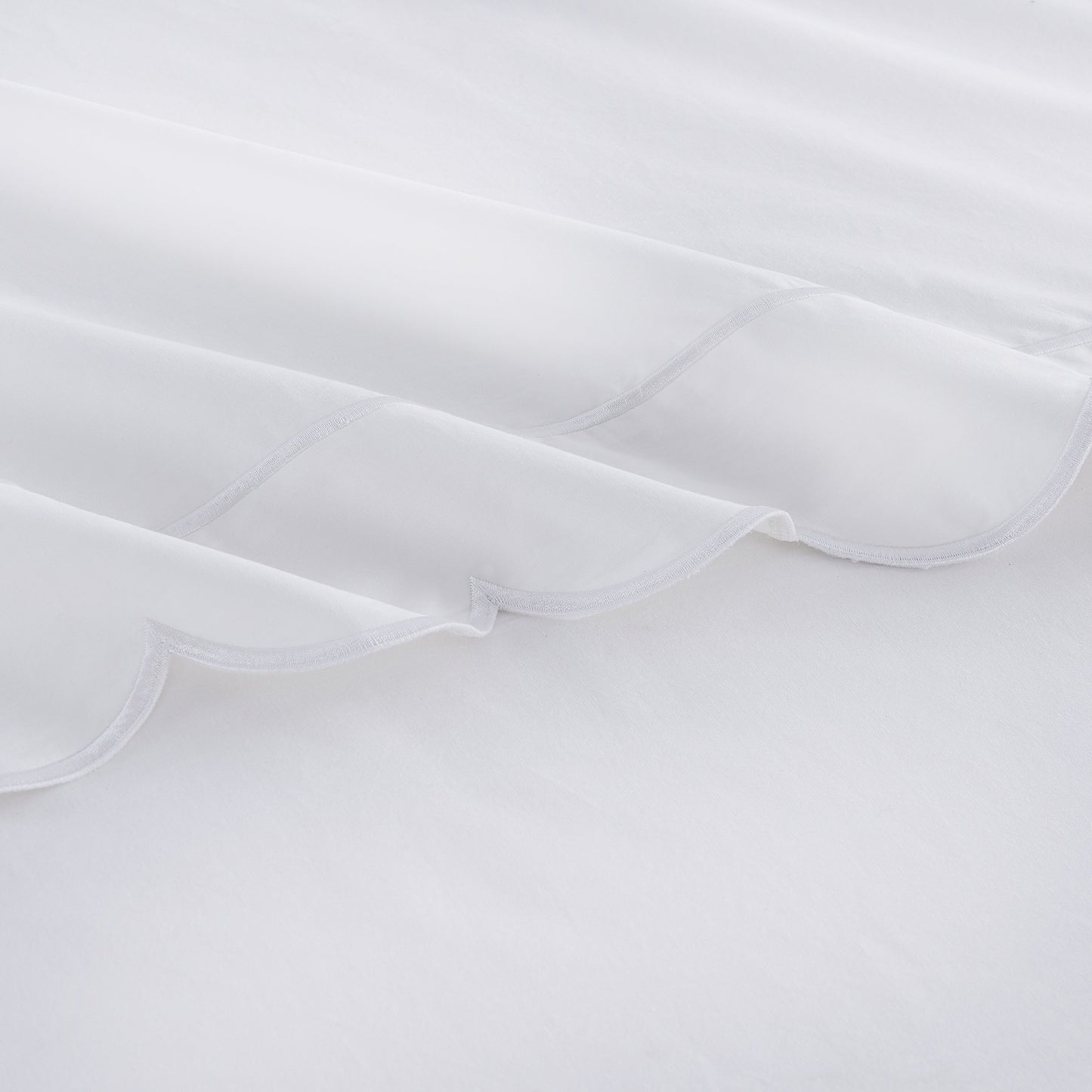 Scallop Frame Embroidered Cotton Sheet Set