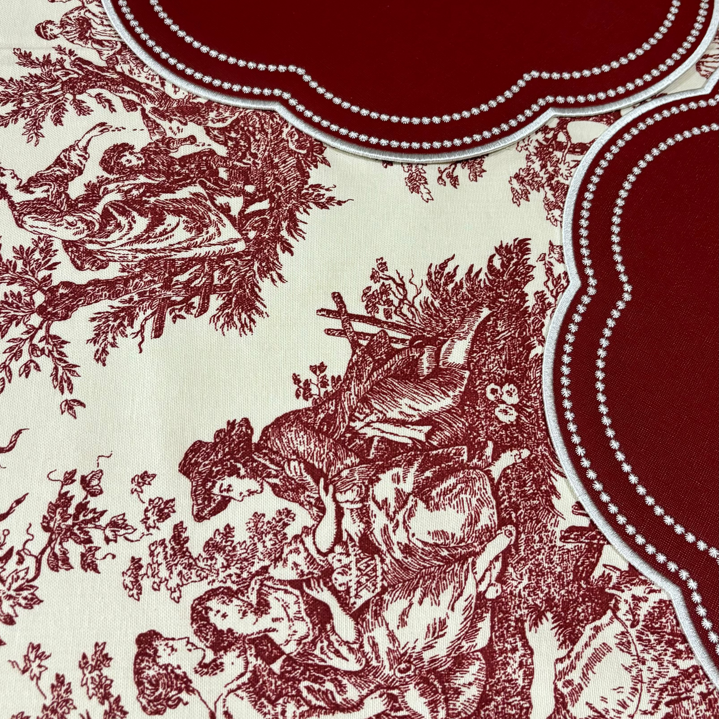 Myrelune VIntage Red & White Eco-Friendly Tablecloth